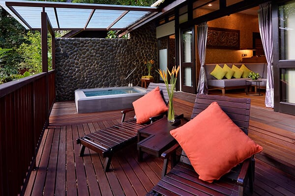 BRL---Jungle-River-View---Outdoor-Tub-View-2