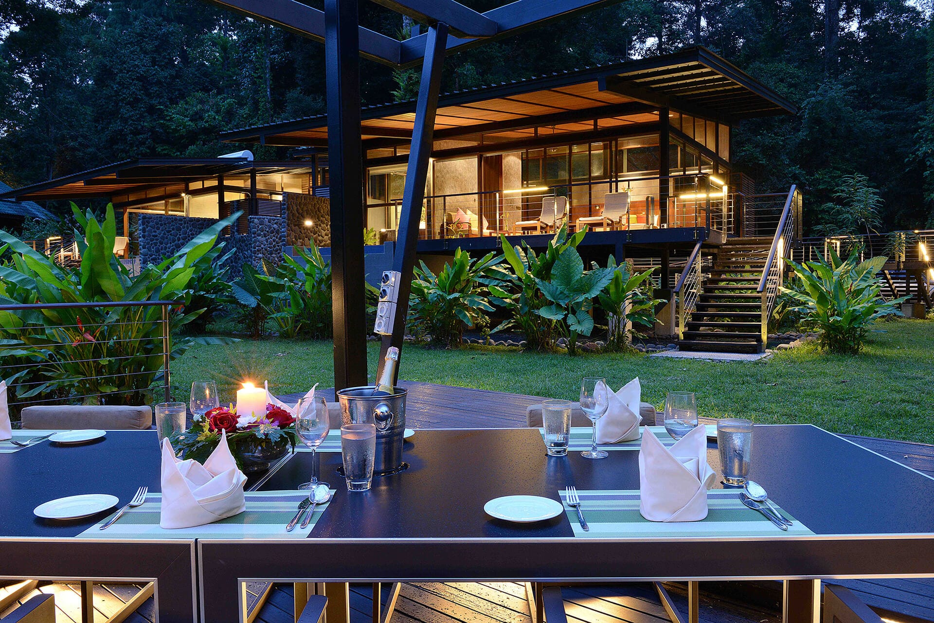 Cantiliver-Deck & Premium villas in BRL