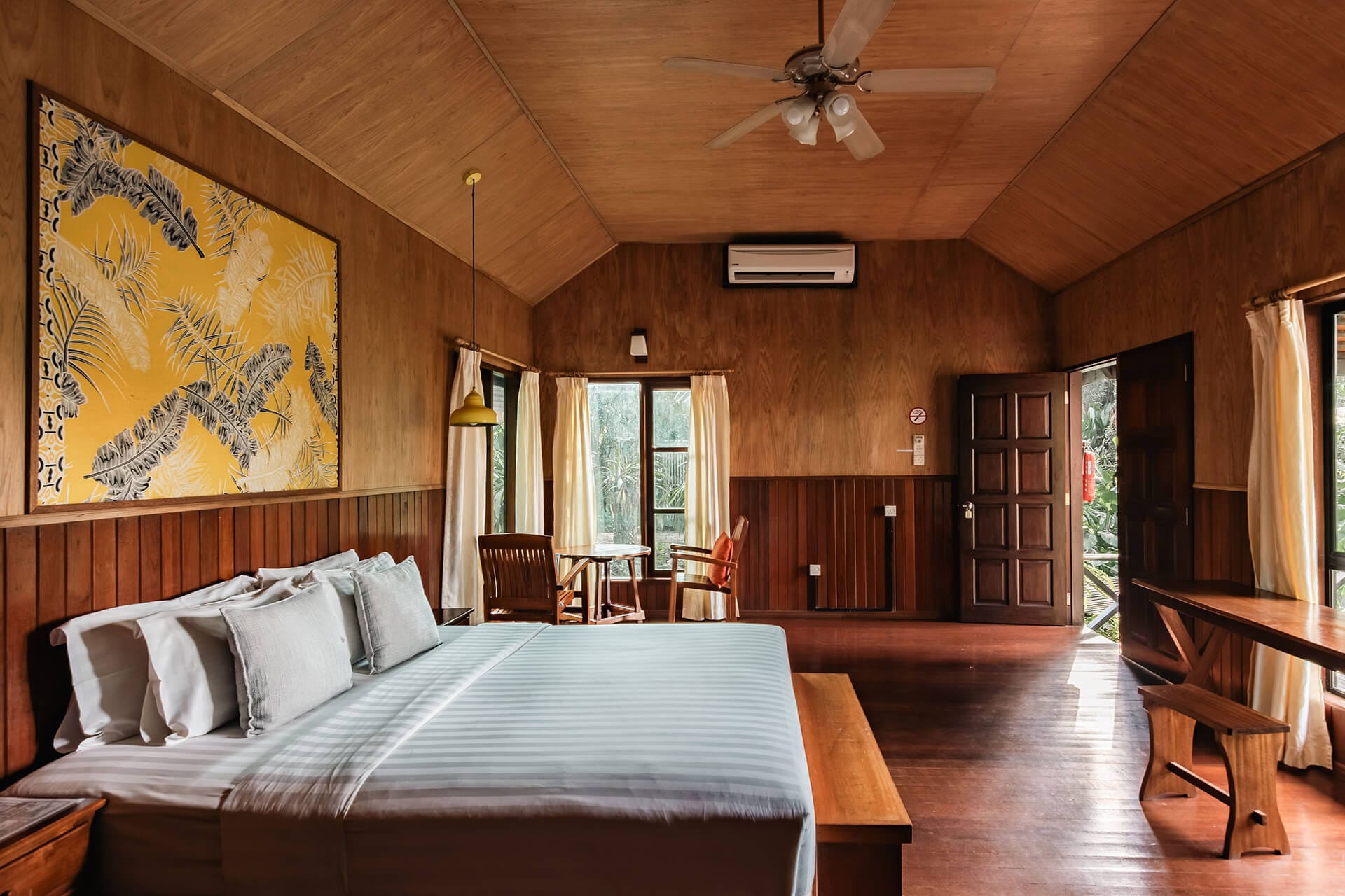 Heritage Collection jungle chalet interior, Sepilok Nature Lodge